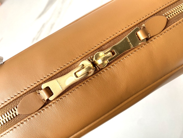 スーパーコピーブランドバッグ内部構造